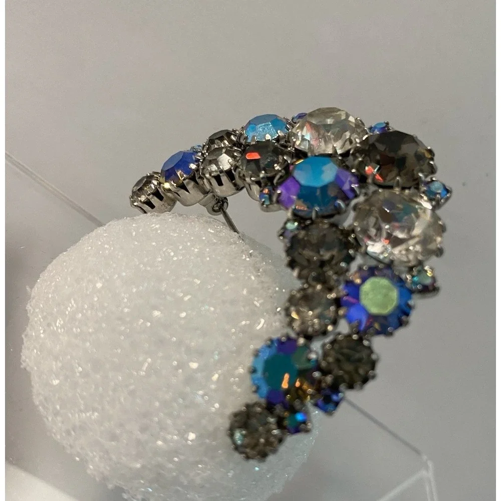 Vintage KARU Arke Blue‎ AB Rhinestone Crescent Moon Brooch Silver Tone Excellent